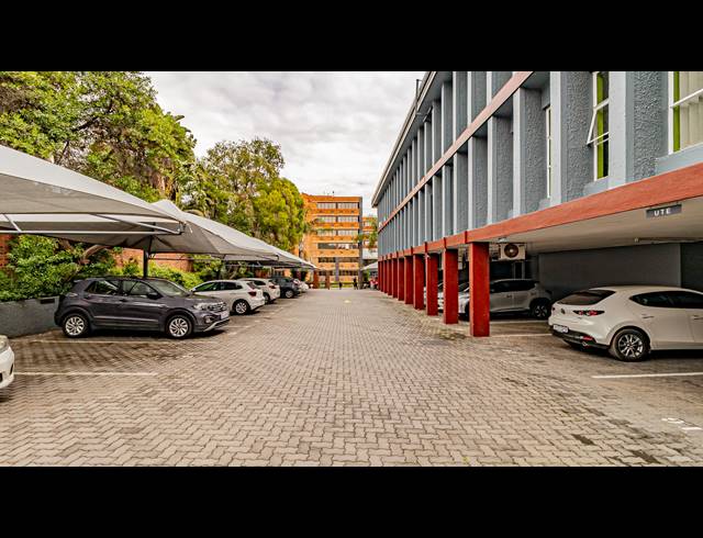 2,489M² OFFICE TO LET IN FERNDALE
